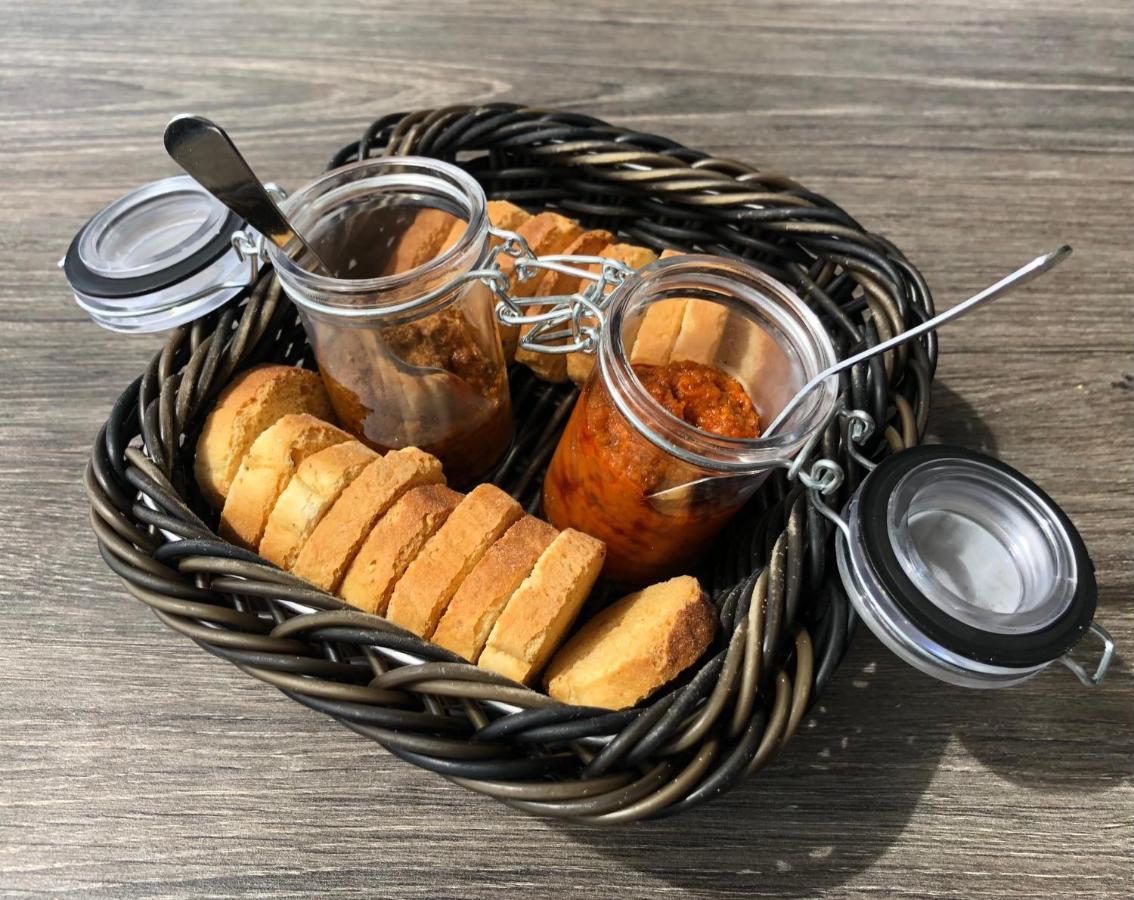 Logis Hotel & Restaurant Les Mouettes - Larmor Plage, Proche De Lorient Екстериор снимка